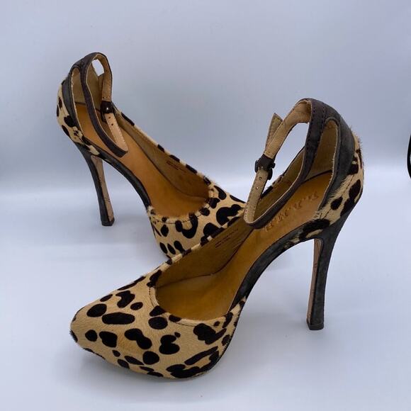 New L.A.M.B. Pounce Leopard Print Calf Hair Asymmetrical D'orsay Platform Pump 7 - Picture 5 of 14